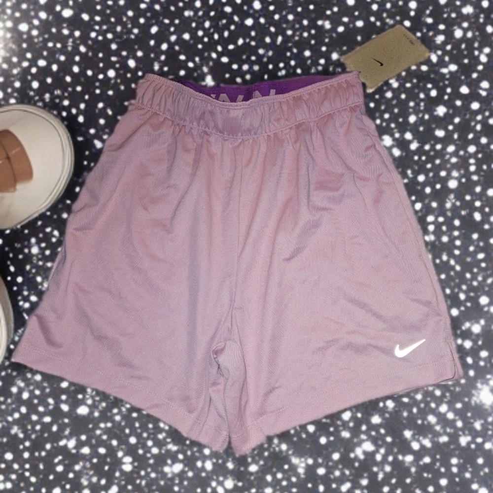 NWT Nike Women's Pink Shorts XS! 💖🩳 #Nike #WomensFashion #Shorts #Pink 🥰🤩✨